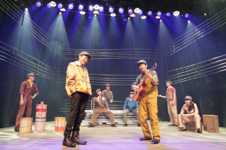 演劇集団キャラメルボックス『無伴奏ソナタ』舞台より　(photo：伊東和則)