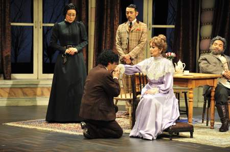 『桜の園』舞台より　撮影：阿部章仁