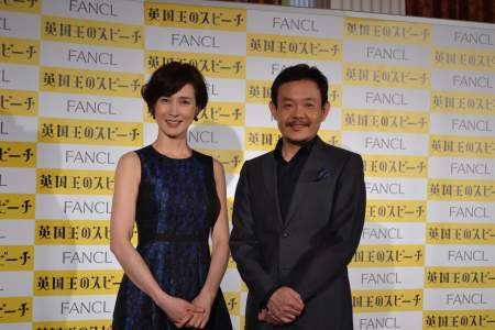 左から安田成美、近藤芳正