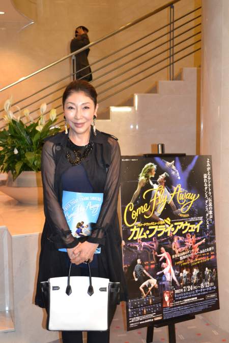『カム・フライ・アウェイ』に来場した安藤和津