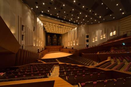 東京芸術劇場・コンサートホール　(C)日暮雄一
