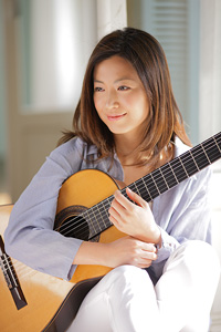 村治佳織　Photo：Kiyotaka Saito