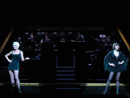 ミュージカル『CHICAGO』舞台より