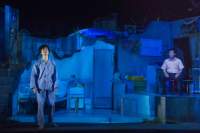 『阿呆の鼻毛で蜻蛉をつなぐ』舞台より　撮影：引地信彦