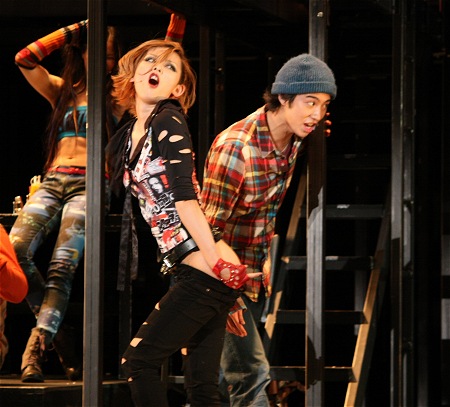賀来賢人、主演ミュージカル『RENT』に「自信しかない」と太鼓判 