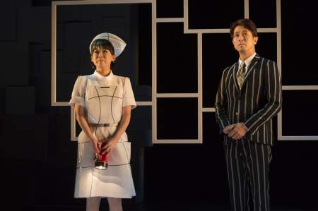 『こどもの一生』舞台より　(撮影：引地信彦)