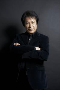 鹿賀丈史　（撮影：吉田タカユキ）