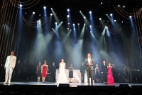 写真は舞台稽古より。写真提供：東宝演劇部