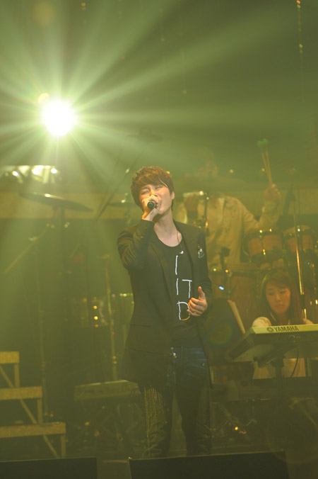 (C)LIVE　WORKS　COMPANY
