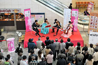 東京・春・音楽祭-東京のオペラの森2012-より　桜の街の音楽会・JR上野駅　(c)青柳 聡