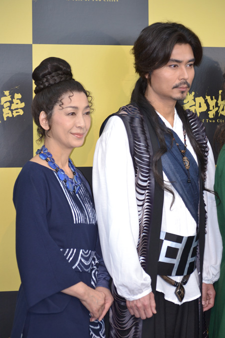 会見より。高橋惠子、小澤征悦