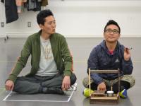 左から松重豊、八嶋智人