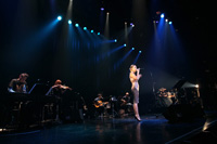 土屋アンナ