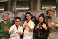 左から、松本雄吉、八嶋智人、片桐仁、常盤貴子、松重豊