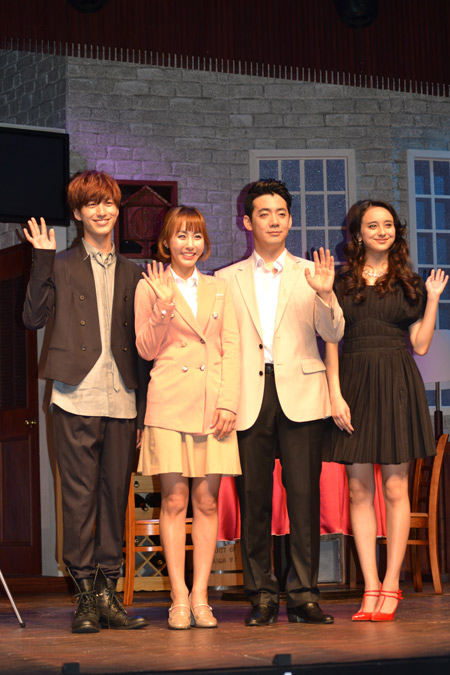 左から、水田航生、ユン・コンジュ、キム・ドヒョン、石田ニコル