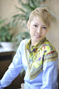 柚希礼音　撮影：奥村達也