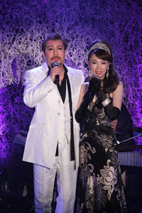 『歌会 KAKAI』　(C)ショウビズ