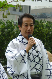 三津五郎、福助、勘九郎らが揃いの浴衣姿を披露。歌舞伎座「八月納涼