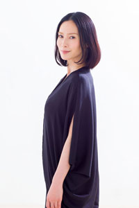 中谷美紀 三谷幸喜演出の家族劇で 愛を渇望するヒロインに共感 チケットぴあ 演劇 演劇