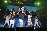 ZeppツアーをスタートさせたB1A4　左からシヌゥ、サンドゥル、ジニョン、ゴンチャン、バロ