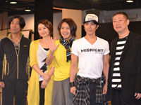 会見より。左から、岸谷五朗、島袋寛子、中川晃教、武田真治、森雪之丞