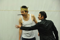新国立劇場演劇『エドワード二世』稽古場より。柄本佑、窪塚俊介