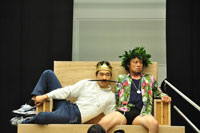 新国立劇場演劇『エドワード二世』稽古場より。柄本佑、下総源太朗