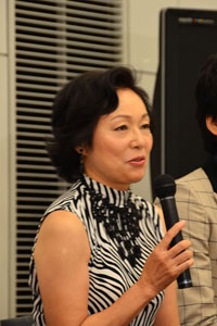 増子倭文江