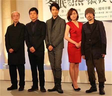 左から蜷川幸雄、勝村政信、井上芳雄、鈴木杏、古川日出男
