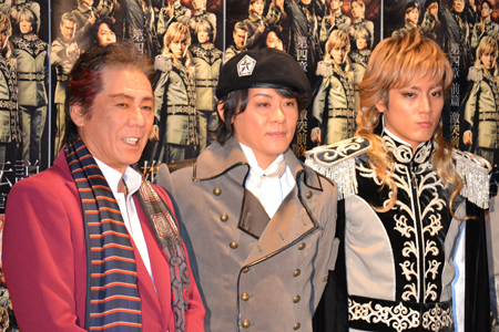 左から、西岡徳馬、河村隆一、間宮祥太朗