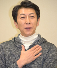 篠井英介