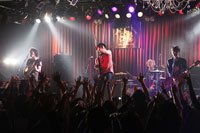 杉本恭一、ライブの模様