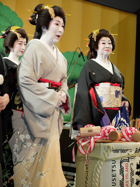 水谷八重子「夢がかなった」。『明治一代女』が開幕 | チケット