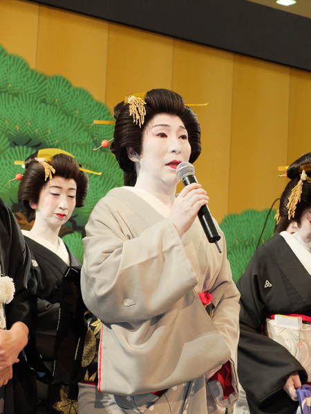 波乃久里子