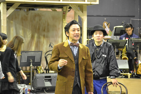 『もっと泣いてよフラッパー』稽古場より