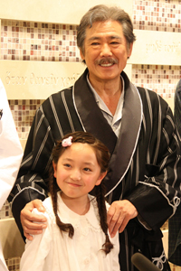 谷花音、西岡徳馬