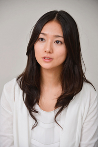 多部 木村 三浦が 蜷川演出で切ない運命の物語を チケットぴあ 演劇 演劇