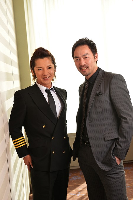 松岡充　フィルム型フォトメモリーセット 松岡充、福井晶一が「ハッピーな嘘」をつく！ | チケットぴあ[演劇