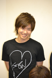 玉城裕規が異色の朗読劇『ドグラ・マグラ』に出演 | チケットぴあ[演劇