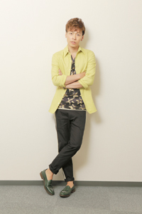 東山光明　撮影：カツヲ　衣裳：wjk、lotholon、Dress camp、S.O.S fp恵比寿本店