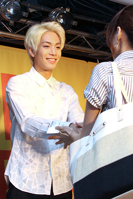 JR　撮影：韓流ぴあ