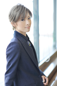 明日海りお　　撮影：奥村達也