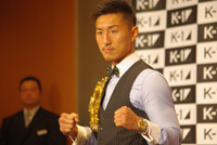 山崎秀晃