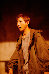高橋一生 舞台『窓』パンフレット - メルカリ