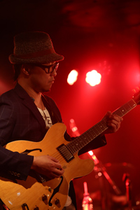 JiLL-Decoy association ライブの模様　撮影:Yasunari Akita