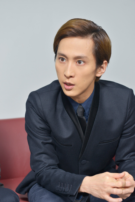 アドルフに告ぐ　パンフレット　松下洸平　成河 Amazon.co.jp: アドルフに告ぐ パンフレット 松下洸平 成河