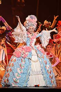 月組のエネルギー全開！宝塚版『1789』開幕 | チケットぴあ[演劇