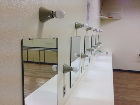 リハーサル室化粧鏡