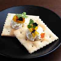 チーズとドライフルーツ