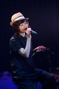 島袋寛子